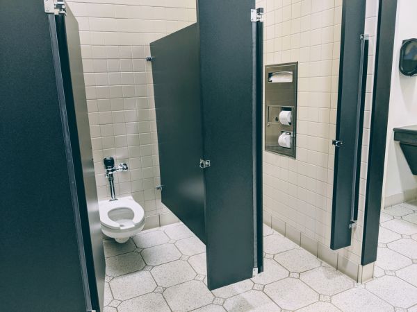 Commercial Toilet Installation in Palm Beach Gardens